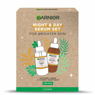 Garnier Night & Day Vitamin C Serum Gift Set. Eske Beauty. 