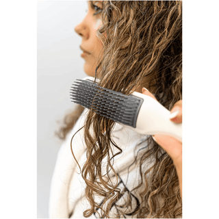 THE BELLE BRUSH The Treatment Brush